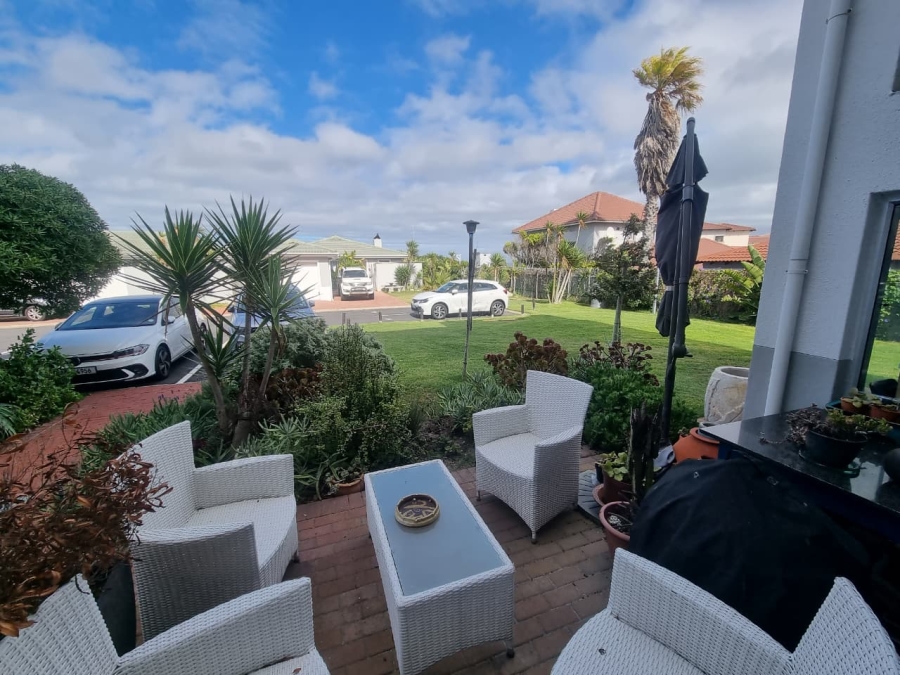 To Let 2 Bedroom Property for Rent in Big Bay Western Cape